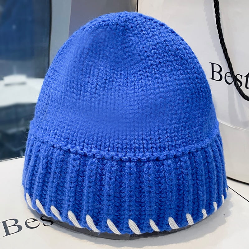 H00022 Gebreide herfst- en wintermuts met dakrand