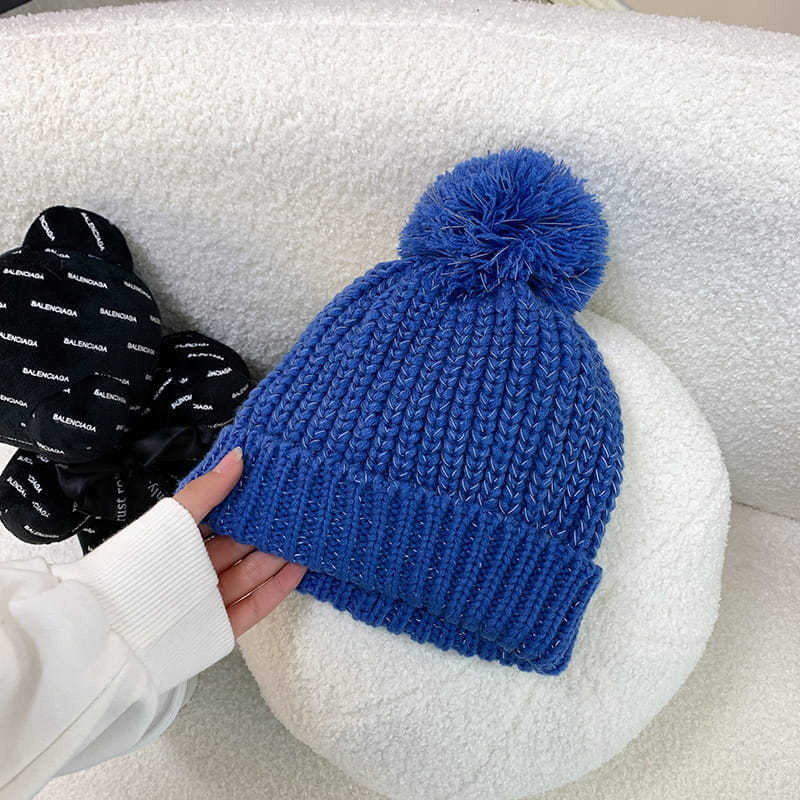 H00056 Gebreide muts voor volwassenen met blauwe reflecterende rand