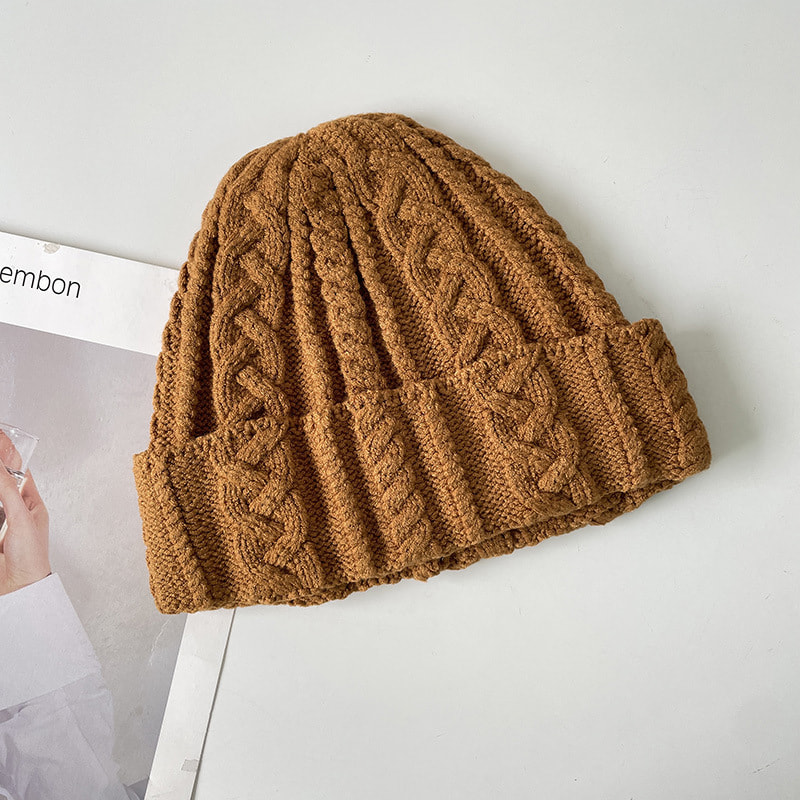 H00073 Basic gebreide muts voor volwassenen met retro twistpatroon