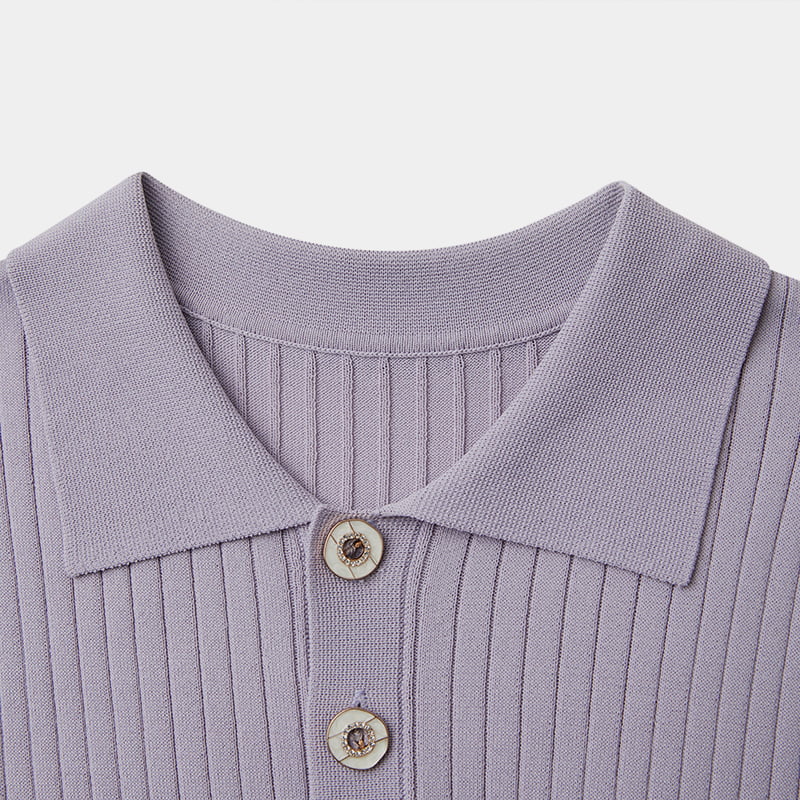 ML2242 Gebreide jurk met verlengde polohals, enkele knop en korte mouwen aan de zijkant ML2242 Gebreide jurk met verlengde polohals, enkele knop en korte mouwen aan de zijkant