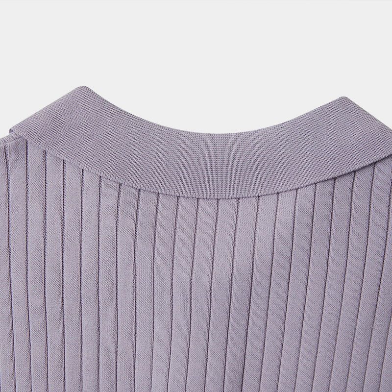 ML2242 Gebreide jurk met verlengde polohals, enkele knop en korte mouwen aan de zijkant ML2242 Gebreide jurk met verlengde polohals, enkele knop en korte mouwen aan de zijkant