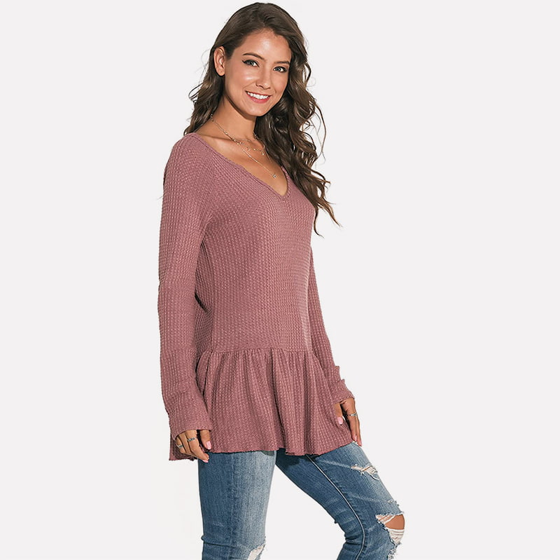 SM-K0096 Lange gebreide trui met V-hals en volants. Casual trui SM-K0096 Lange gebreide trui met V-hals en volants. Casual trui