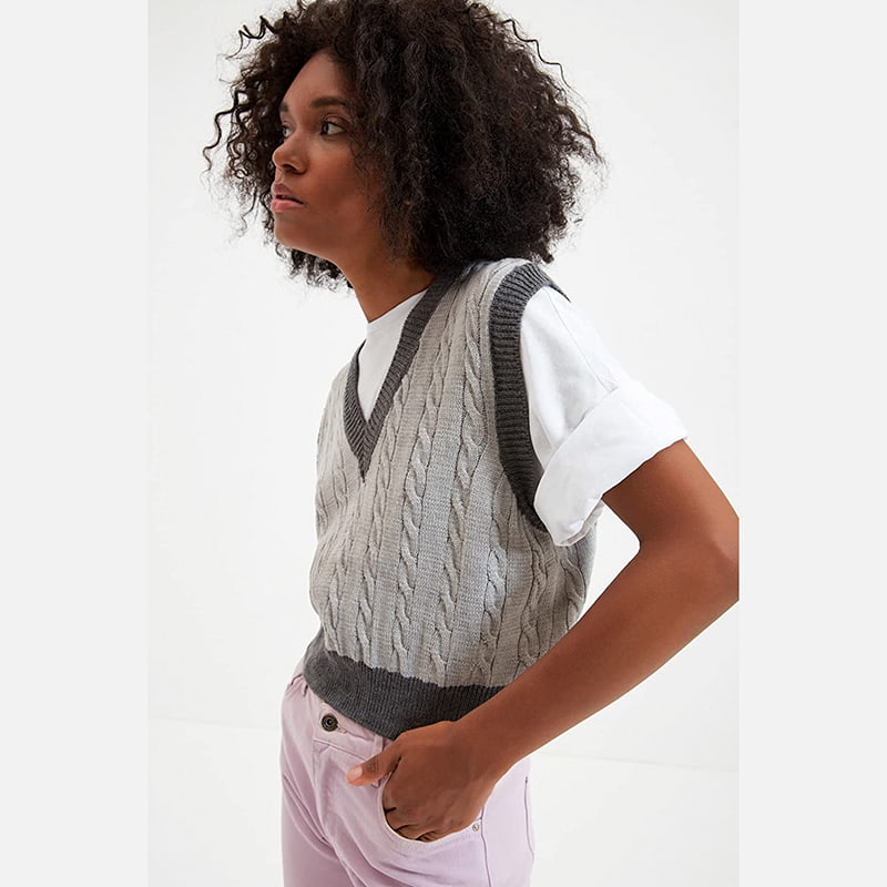 SM-K0100 Prachtig contrasterend gebreid vest met V-hals SM-K0100 Prachtig contrasterend gebreid vest met V-hals